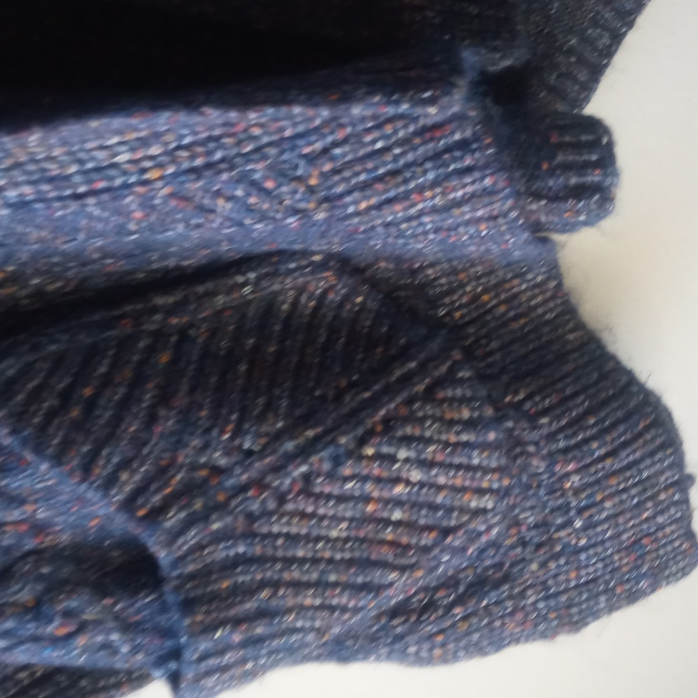 Universal Thread Shrug Sweater - Picture 5 of 11